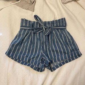 American Eagle Comfy Shorts (Size 6)